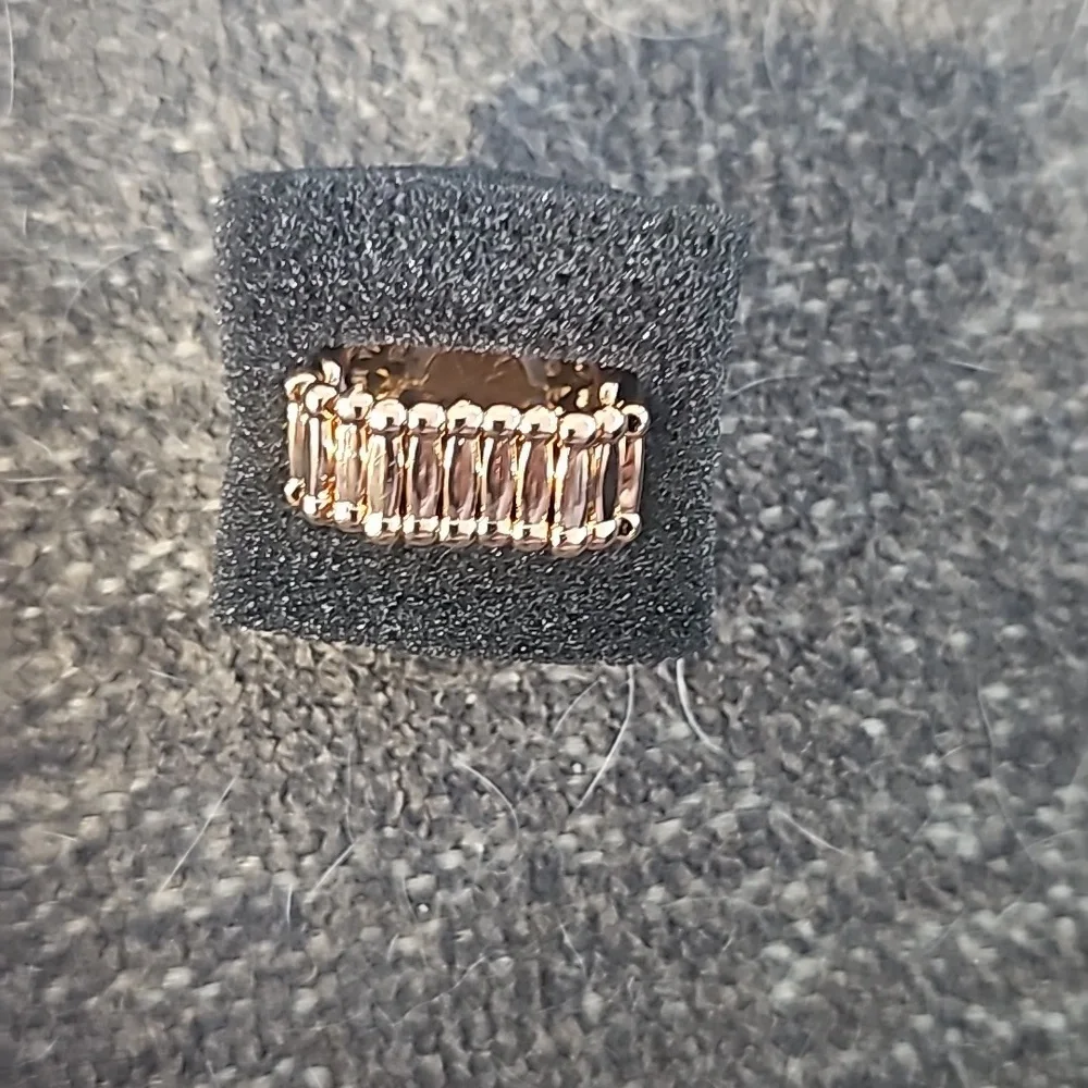 Sneaky Shimmer Brown Ring Sz 6-10 Stretchy - Picture 3 of 3